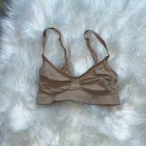 NWOT SKIMS Fits everybody bra